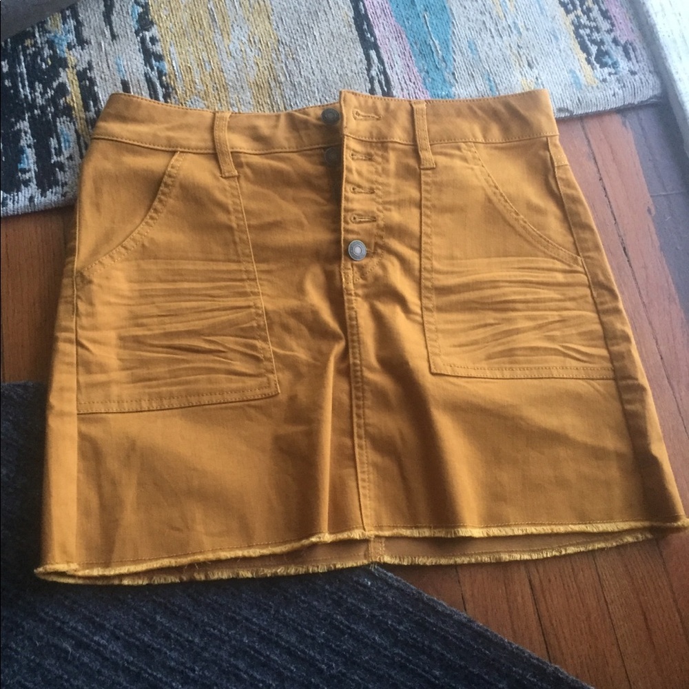 Yellow bottom